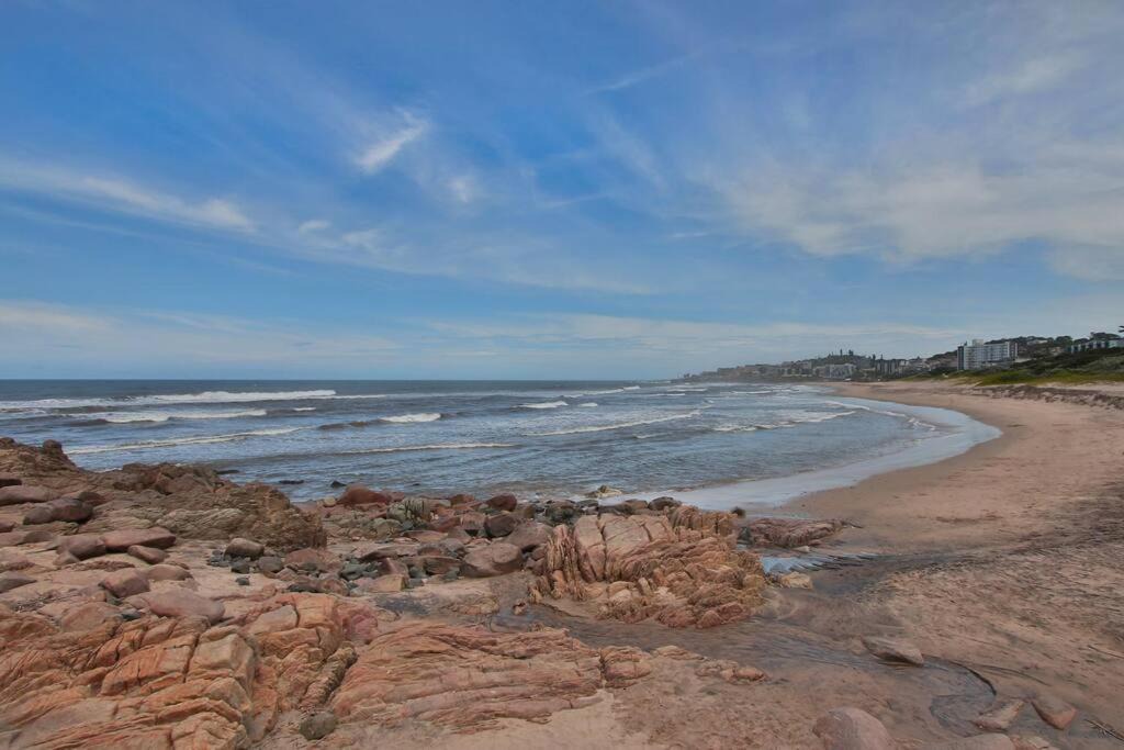 Manaba Beach House | Breath taking sea views