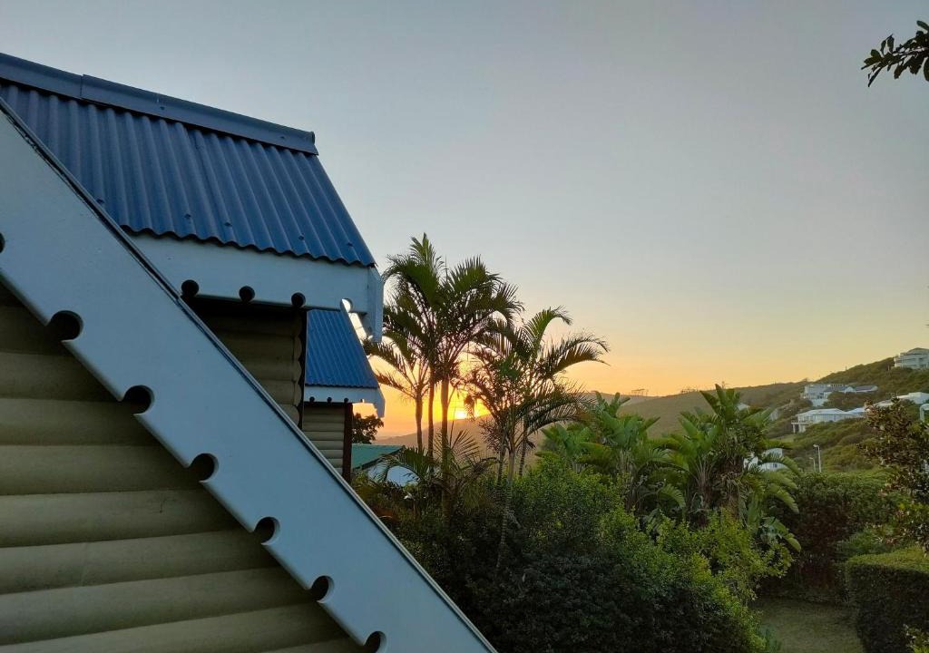 Brenton-on-Sea Apartment | Brenton Cottage at 90 is a NO SEA VIEW pet-friendly self-catering 2 sleeper