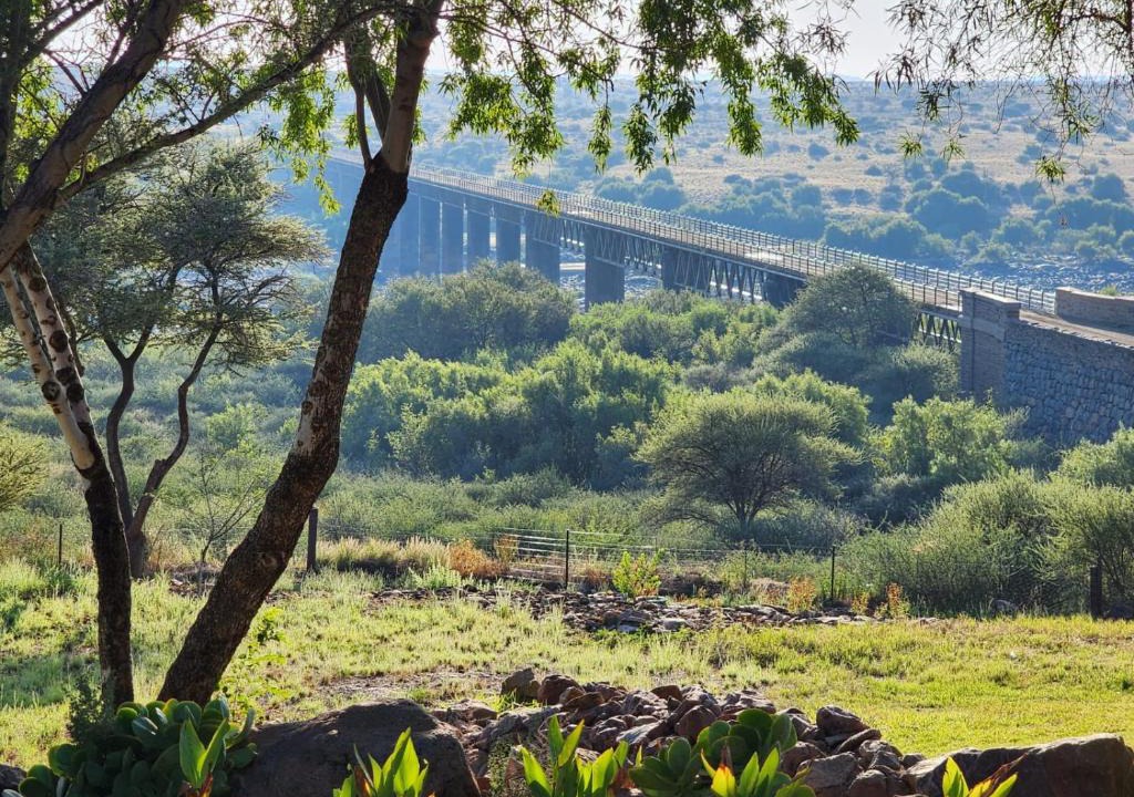 Thembelihle House | Bridge View