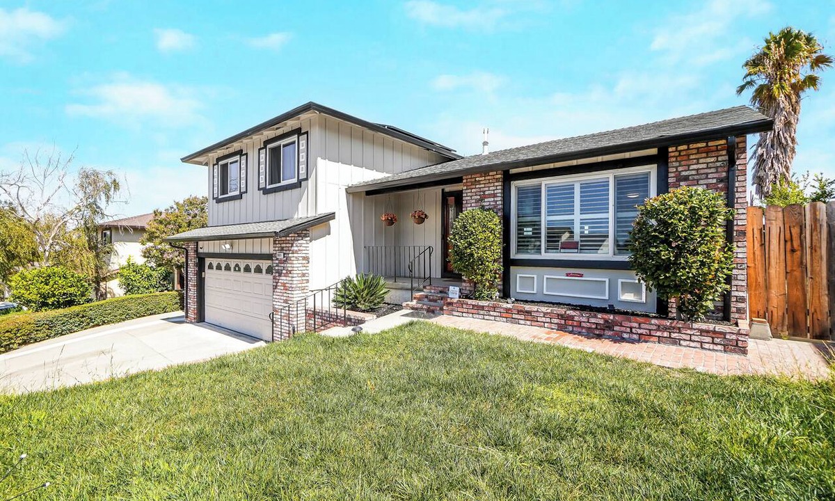 Antioch House | Bright 4BR home for families &group - Kid Friendly