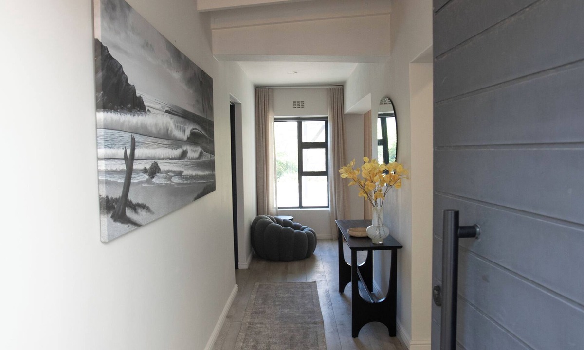 Scott Estate House | Bright and spacious home with private pool