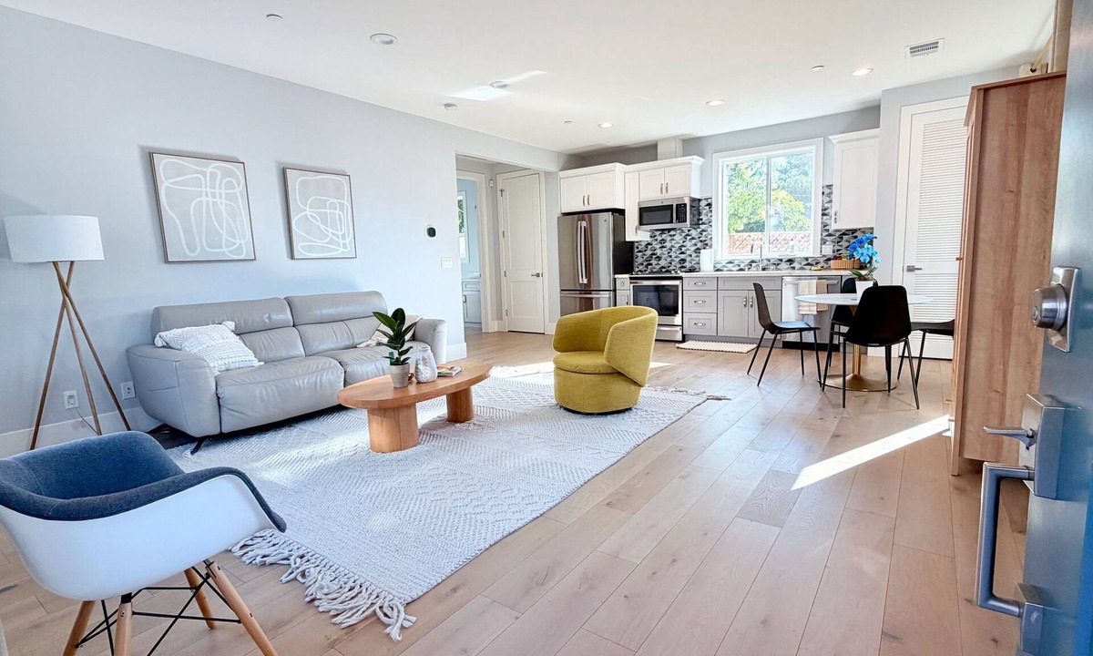 Willow Glen Cottage | Bright Luxe Cottage · AC · Fast Wi-Fi · Central Location in SJ