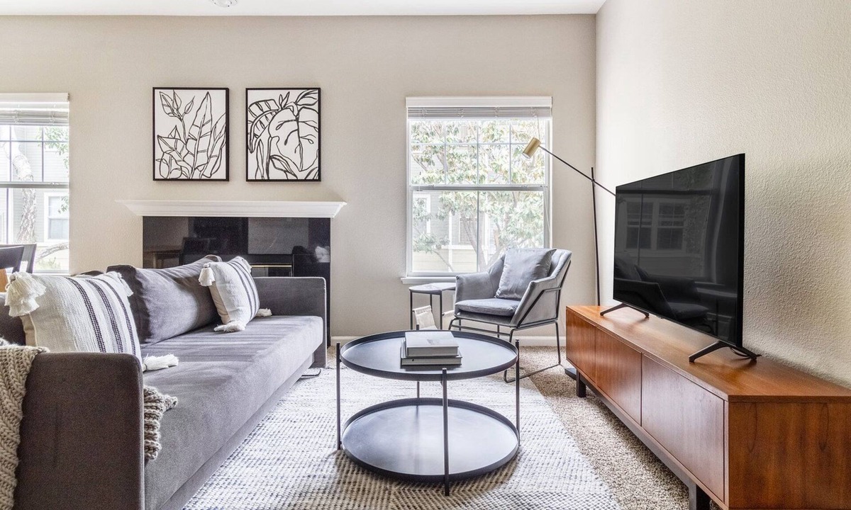 Santa Clara Apartment | Bright Santa Clara 2BR w/W/D, Gym, Pool, walk to Safeway, by Blueground