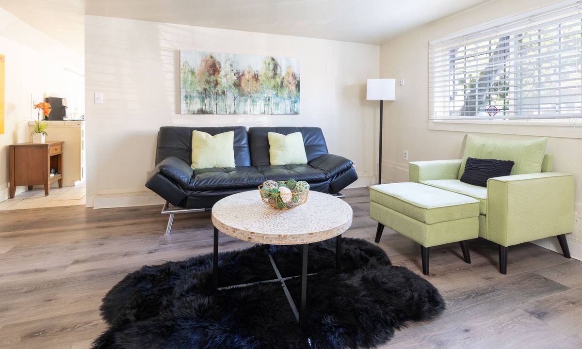 Ralph Bunche Apartment | Bright & Spacious 1-Bedroom Apartment - Sleeps 5 Guests!