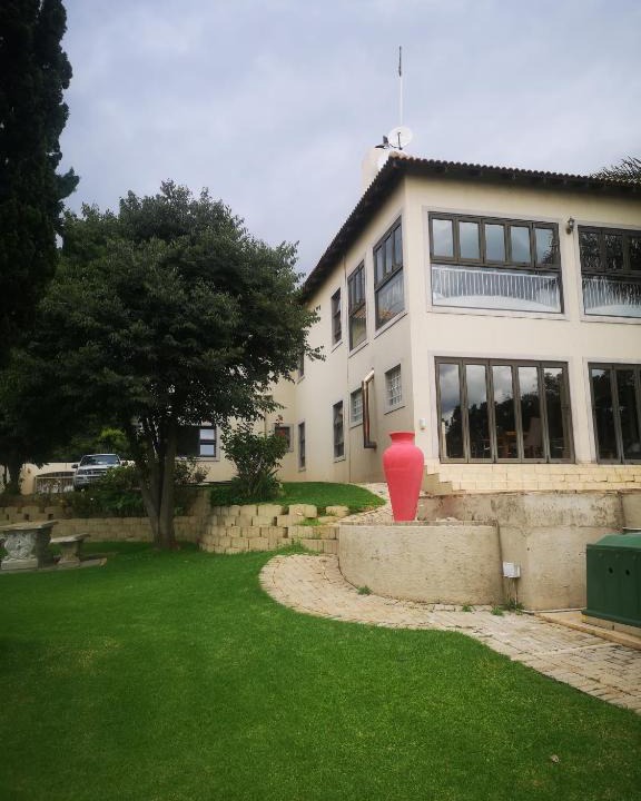Greater Johannesburg Metropolitan Area House | Bristow Luxury Suites With Back Up Power and Free Wi-Fi