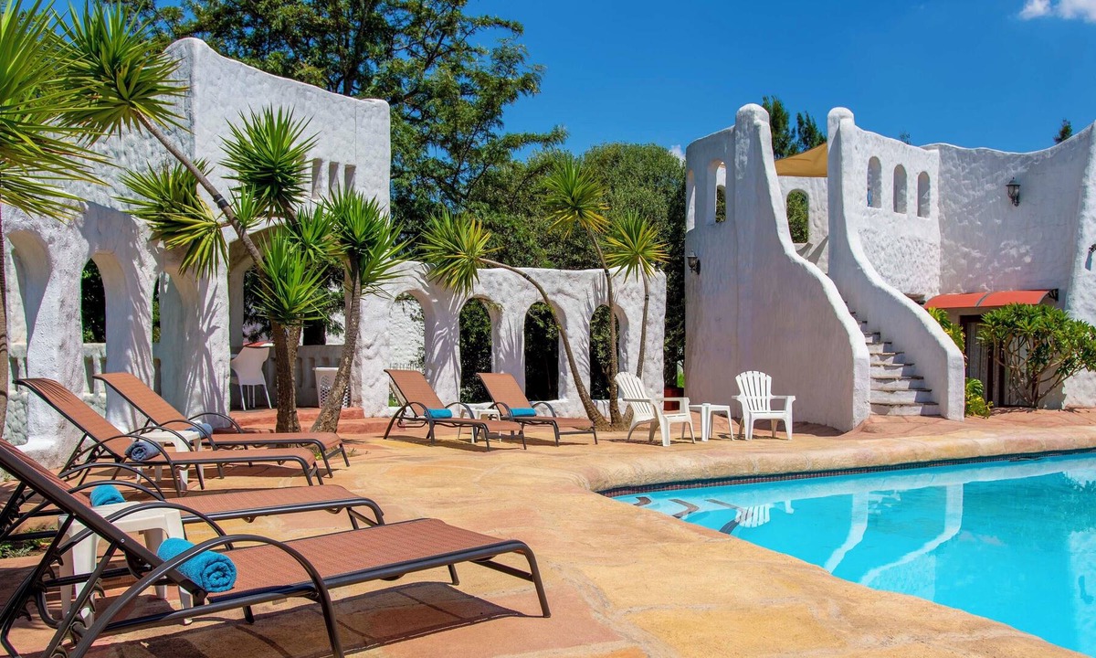 Greater Johannesburg Metropolitan Area House | By Bush Telegraph Lodge
