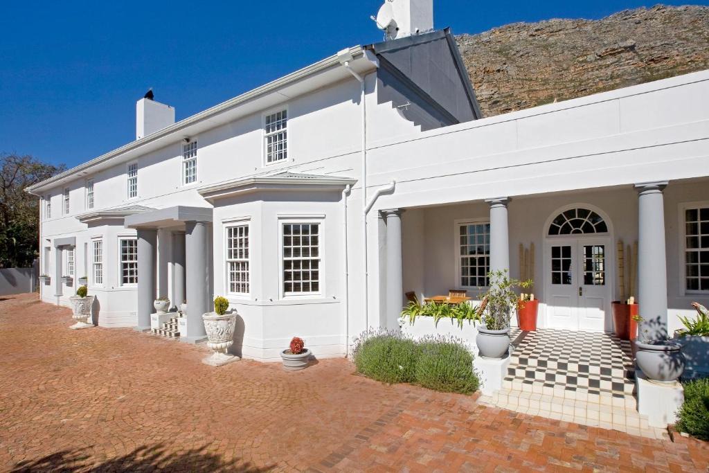 Muizenberg House | Capeblue Manor House