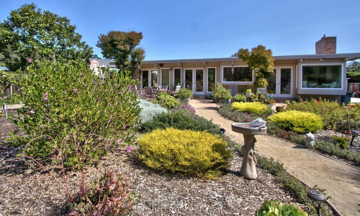 Carmel House | CARMEL OASIS-Gorgeous Views 4 Bedroom 2.5-Long Term EXCEPTIONAL RATINGS