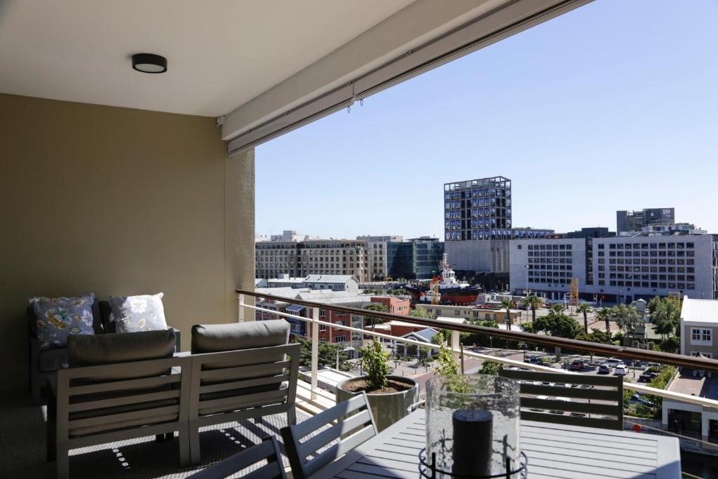 Victoria and Alfred Waterfront Apartment | Carradale 603