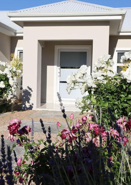 Oudtshoorn House | Casa Blanca