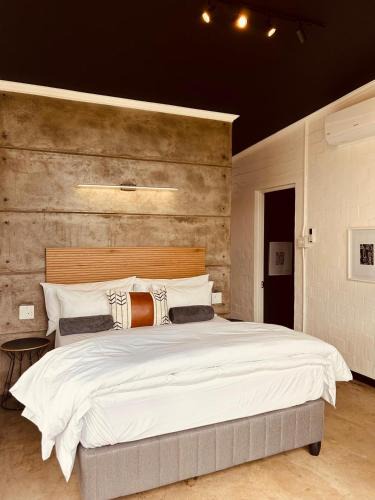 Robertson Apartment | Cellar Pods Red