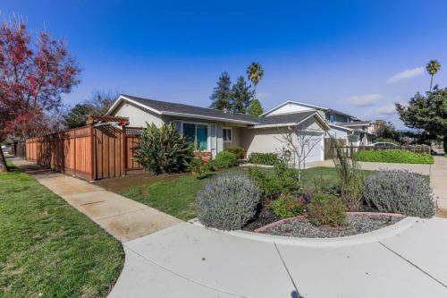 Fremont House | Central Fremont Home near Shops, Parks and Bay Area