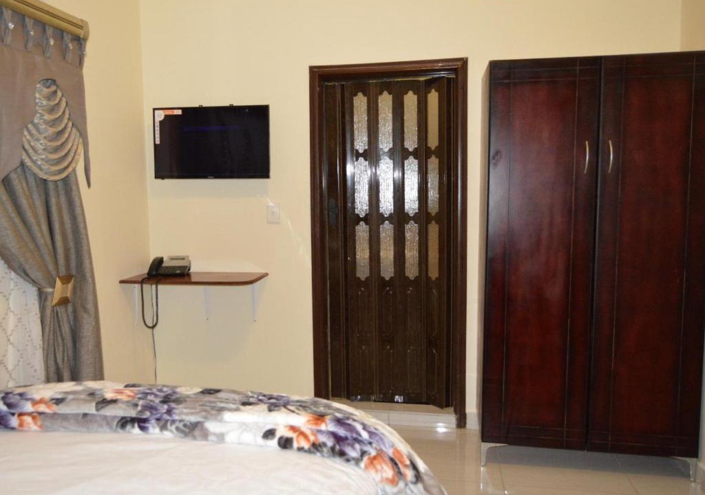 Kempton Park Cabin | Channel View Lodge
