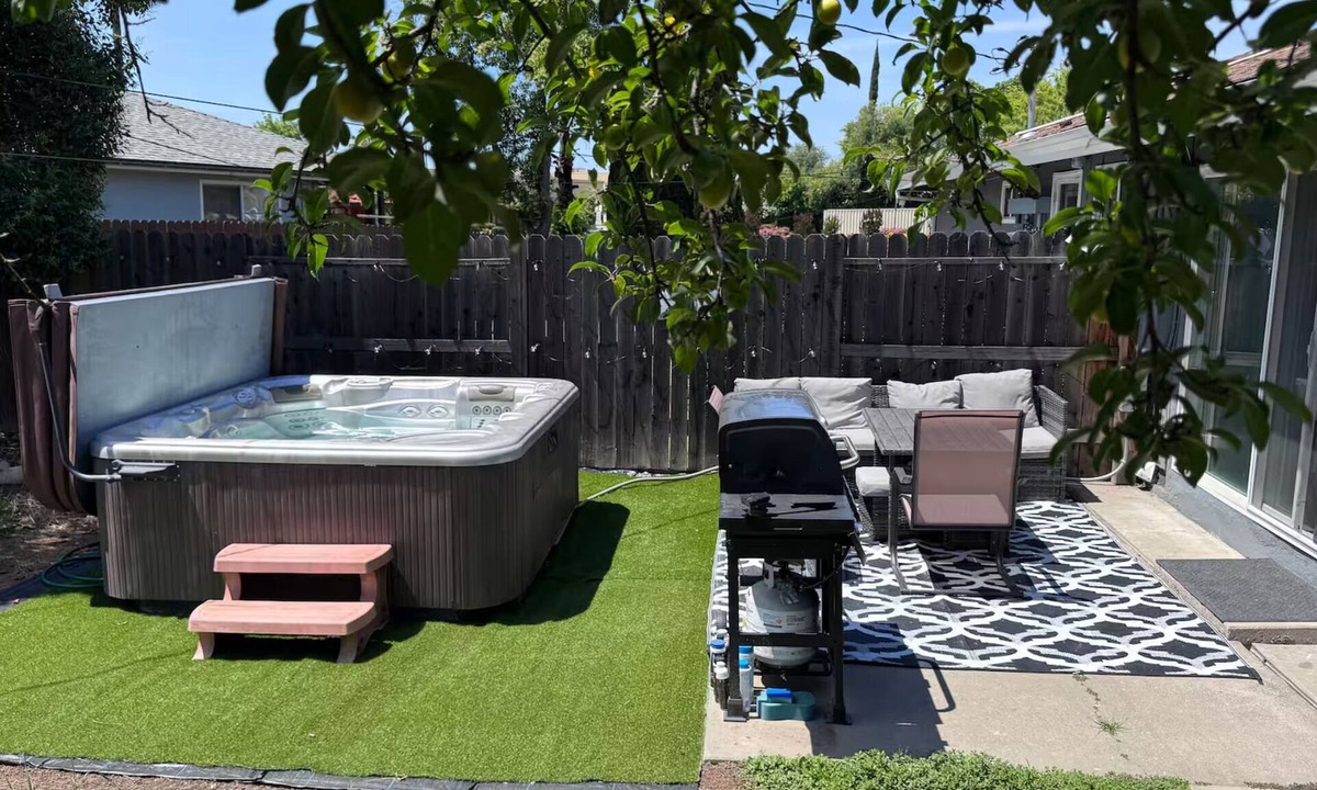Carmichael House | Charming 2-bedroom house with AC in pleasant Carmichael +Hot Tub