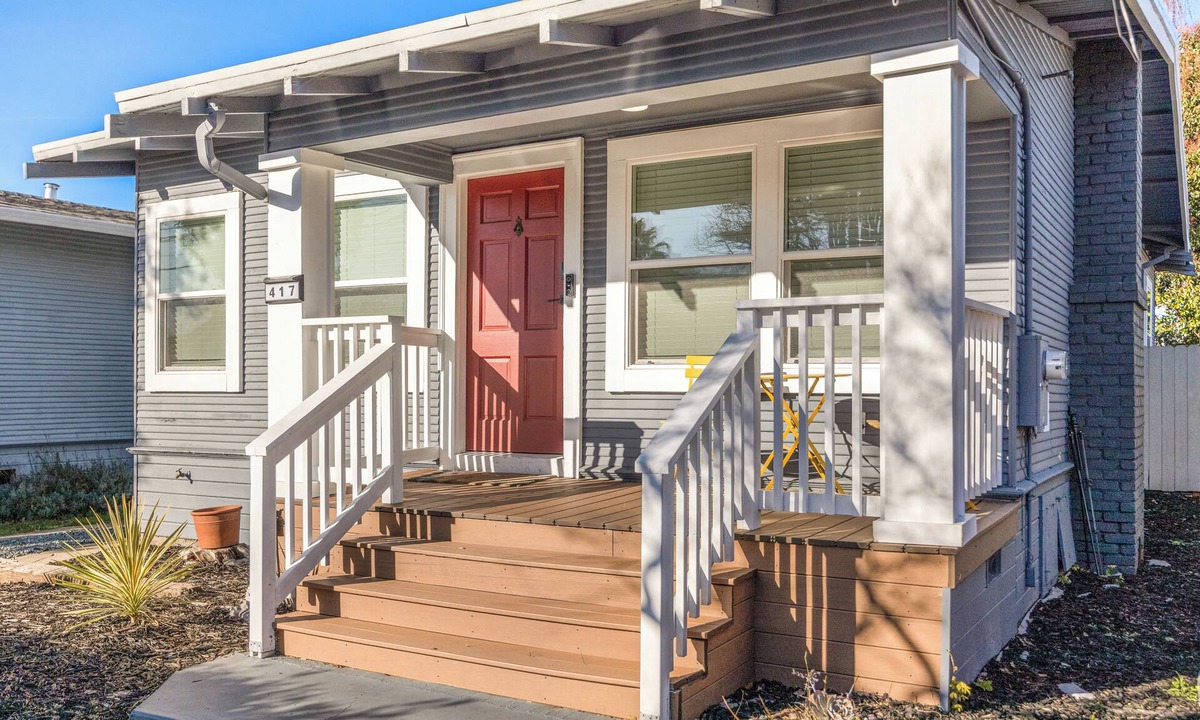 West Alameda House | Charming Alameda Retreat Cozy 2BR w/Private Yard