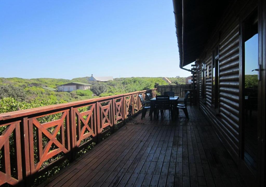 Cape Saint Francis House | CHARMING BEACH BUNGALOW