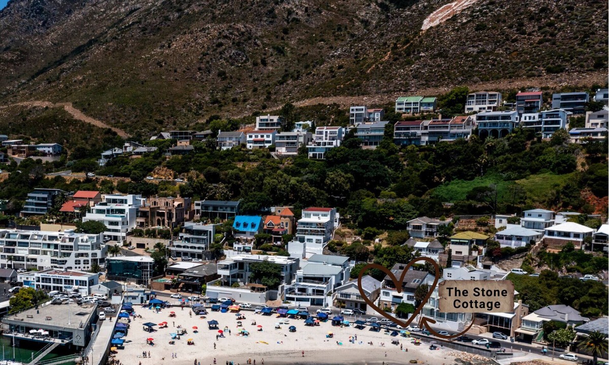 Mountainside Cottage | Charming Heritage Cottage, sleeps 2 - Opposite Bikini Beach
