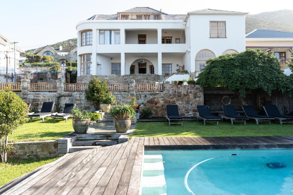 Chartfield Guesthouse | Kalk Bay