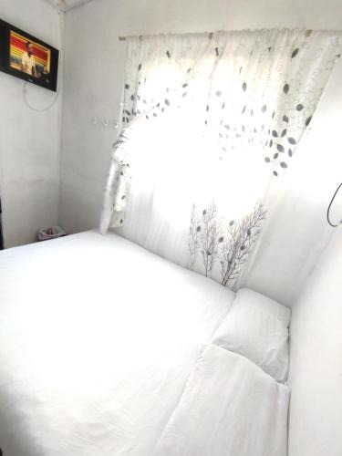 Rustenburg House | Cheap small room