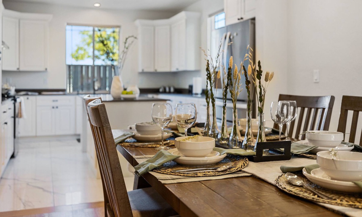 Union City House | Chef's Kitchen 4 bed w/King Suite & Backyard