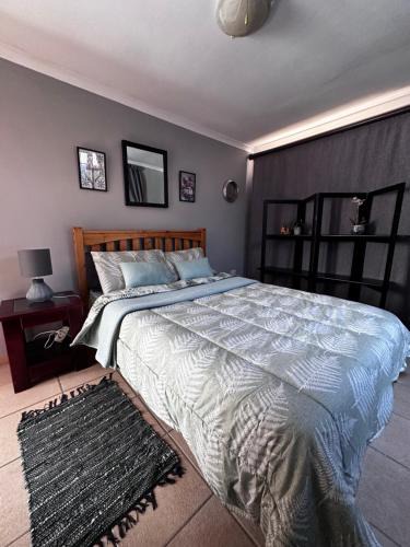 Constantia Apartment | ChezBelle, self-catering 2 sleeper in Constantia with self check-in