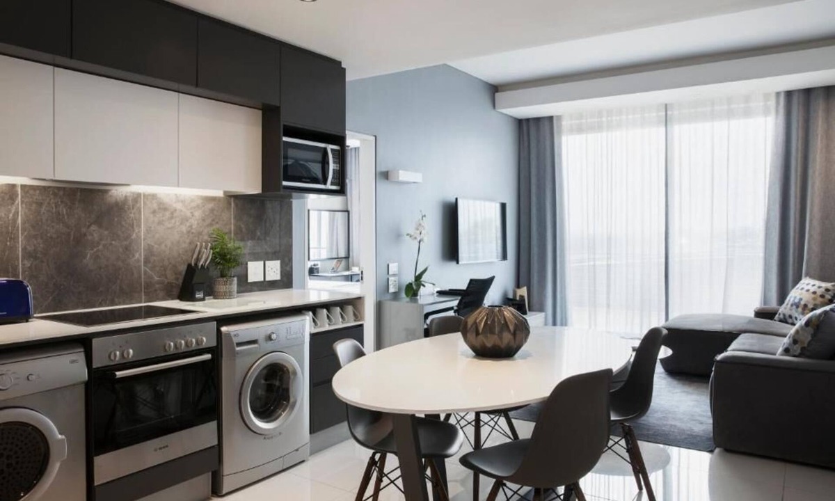Sandown Apartment | Chic 2 Bedroom Apartment at Katherine Street, Sandton