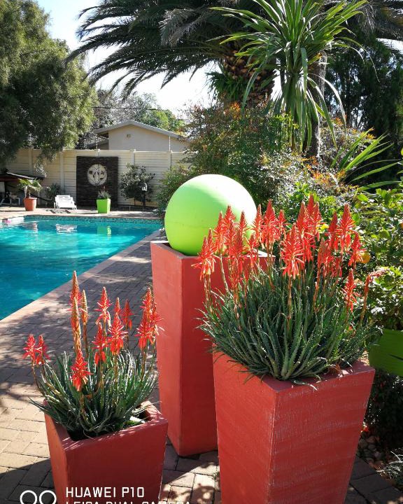 Universitas House | Chic Breeze