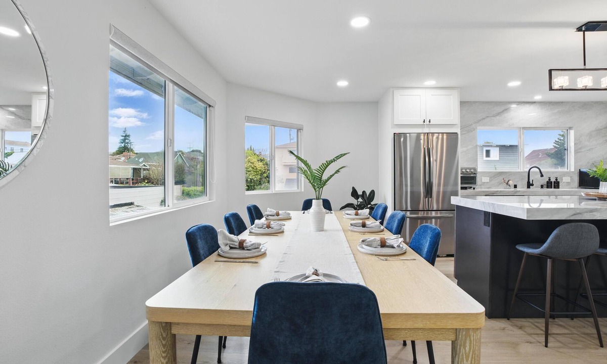 San Bruno House | Chic Modern 4 bed/3.5ba Home, close to SFO and SF landmarks