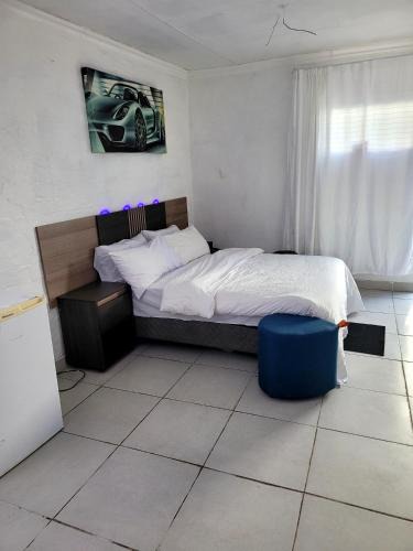 Rustenburg House | chikos premium rooms