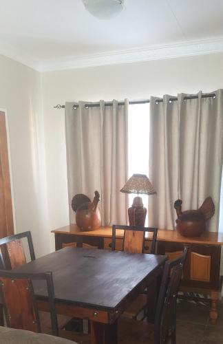 Thabazimbi House | Chrysantimum Guest Apartment