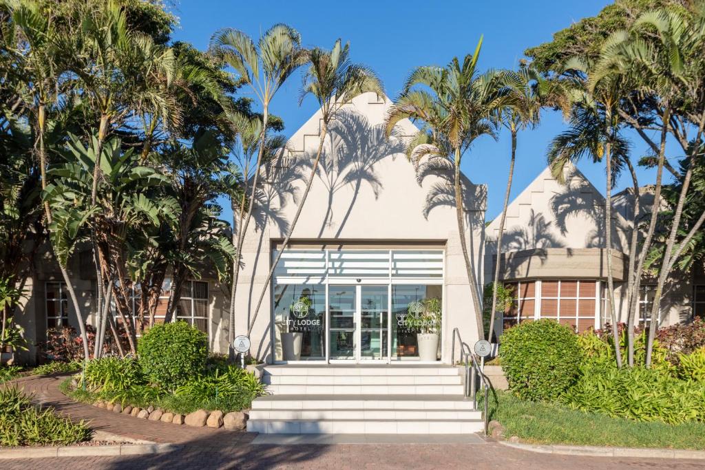 North Beach Hotel | City Lodge Hotel Durban