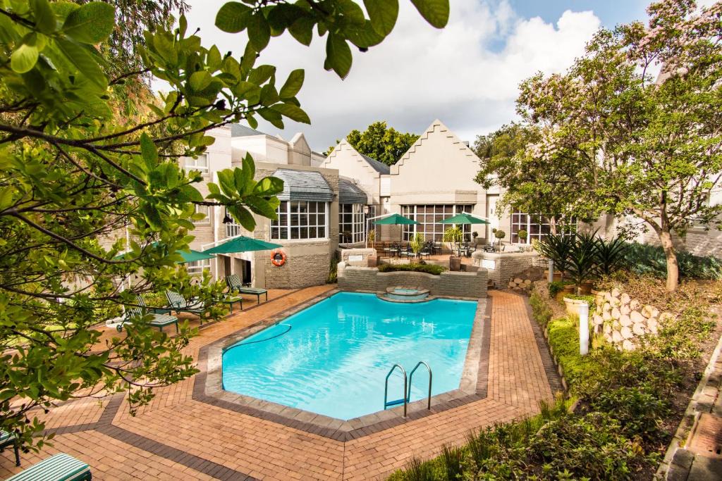 Mowbray Hotel | City Lodge Hotel Pinelands