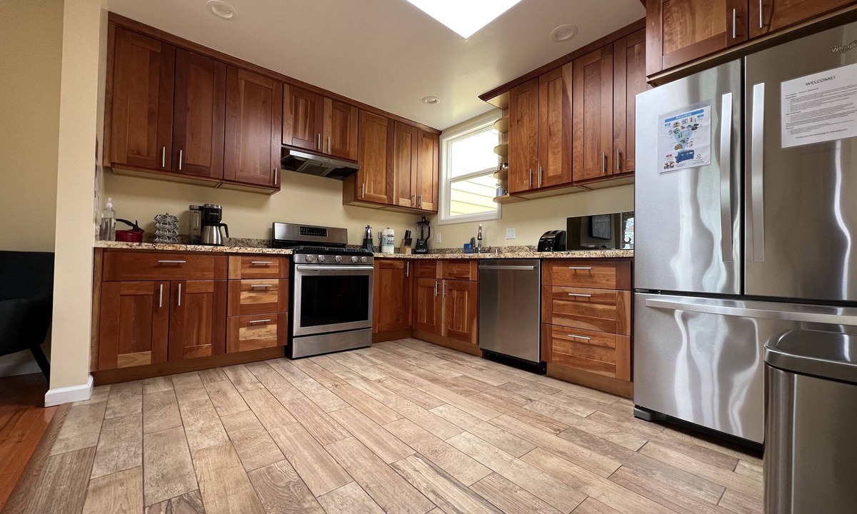 Daly City House | Classic San Francisco Home- 5B/3BA - 10 min to SF