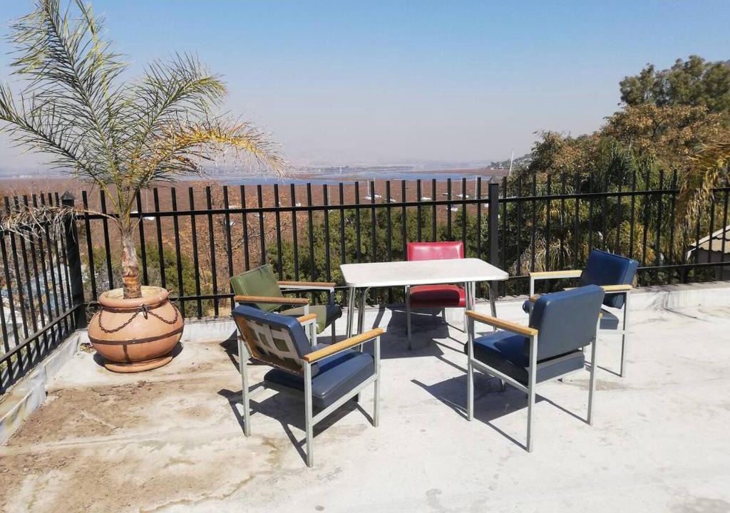 Schoemansville Apartment | Cliffs of Moher Suite