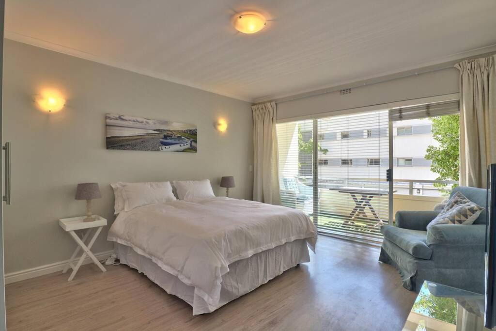 Clifton Apartment | Clifton 1st Beach Studio