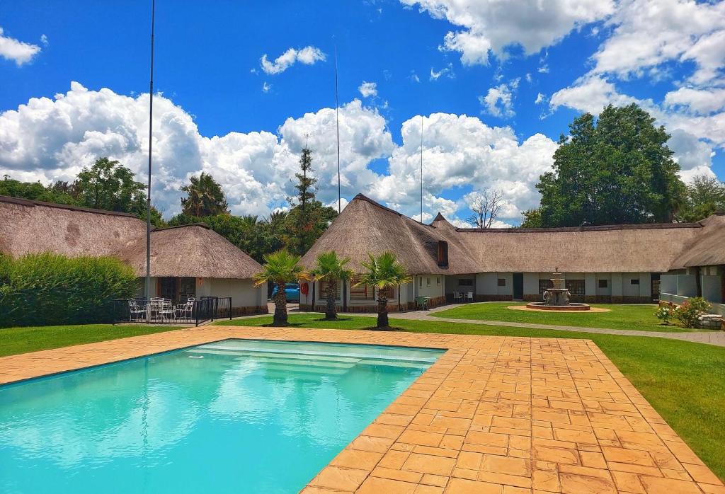 Lochvaal House | Clivia Lodge
