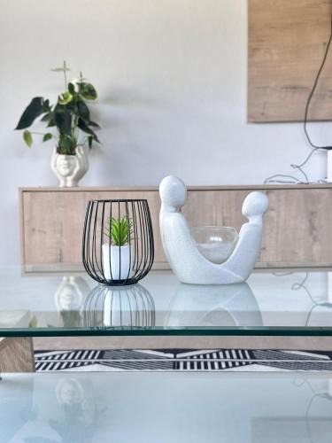 La Mercy Apartment | Coastal bliss at YnS apartment!