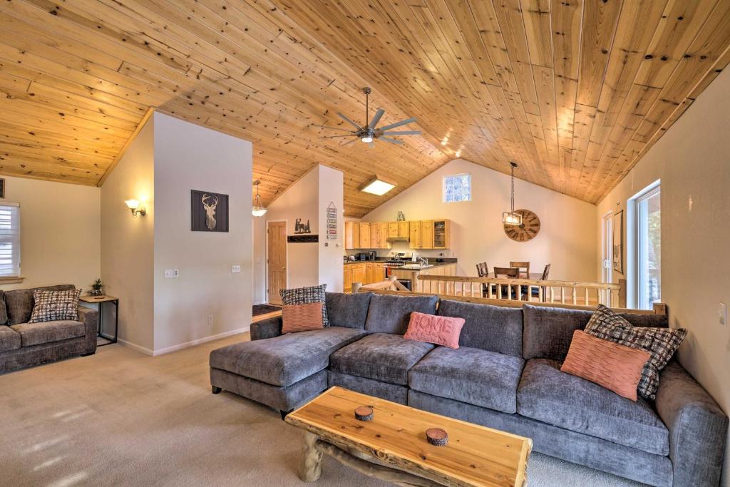 Cold Springs House | Cold Springs Mountain Cabin: Hot Tub & Generator