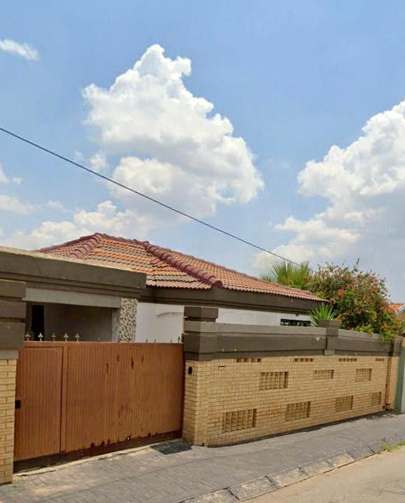 Greater Johannesburg Metropolitan Area House | Colourful modern home