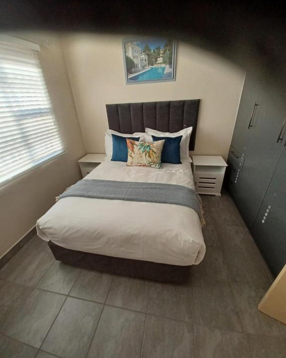 Pretoria Apartment | Colourfully cosy