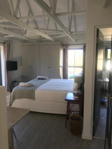Franschhoek Apartment | Comfortable Room with Large en suite Bathroom