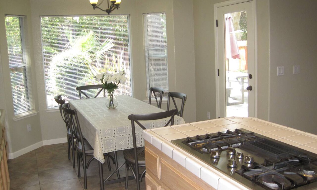 Citrus Heights Apartment | Comfy 3 beds/2 bath private unit with backyard