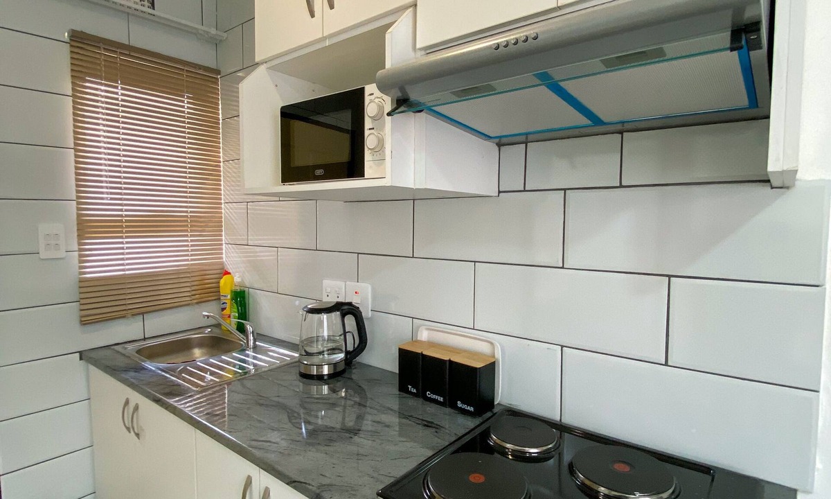 Daveyton House | Comfy Cosy studio apartment