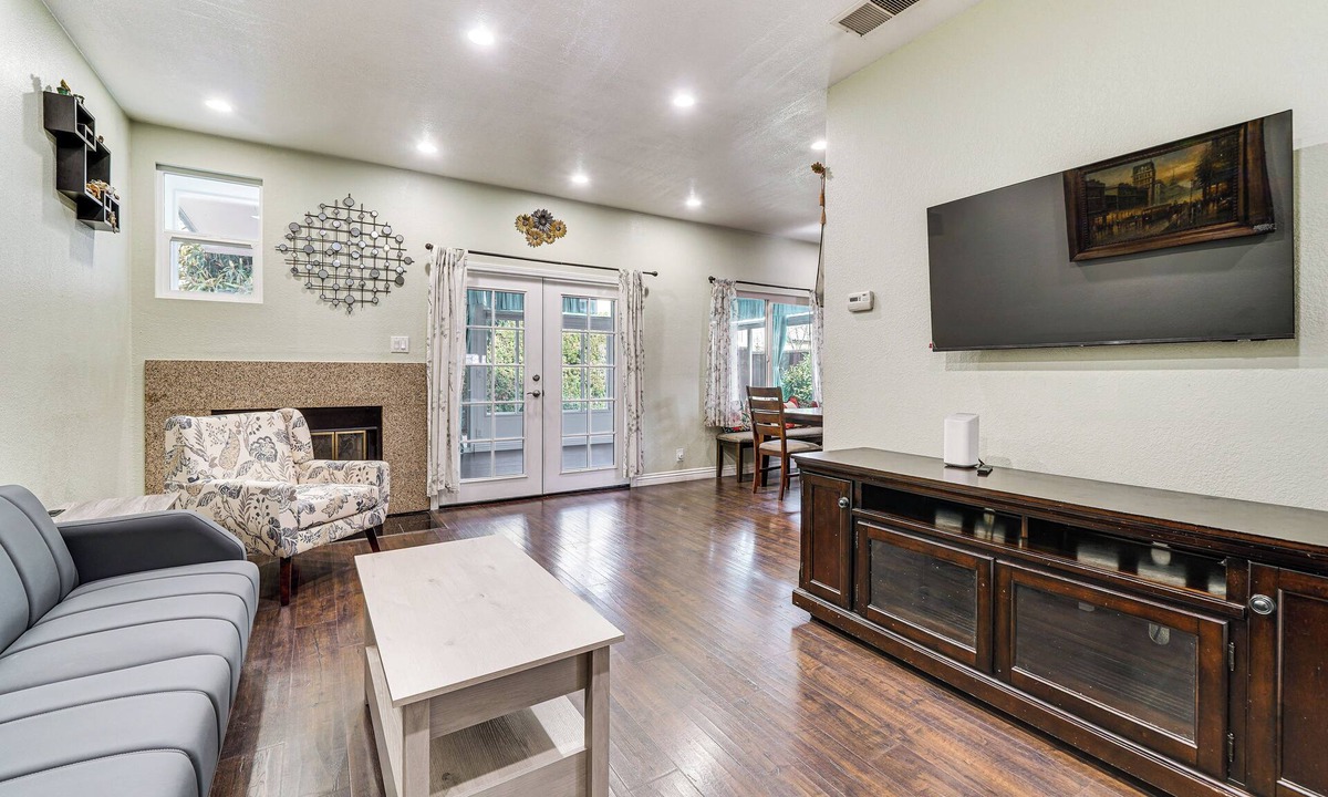 Ardenwood House | Commuter-Friendly Fremont Home Near Tech HQs