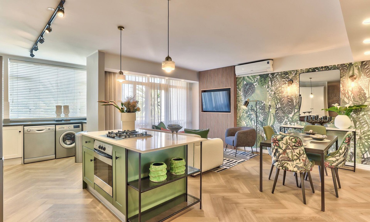 Cape Town City Centre Apartment | Contemporary 1 Bedroom Apartment in Gardens, with parking & WiFi