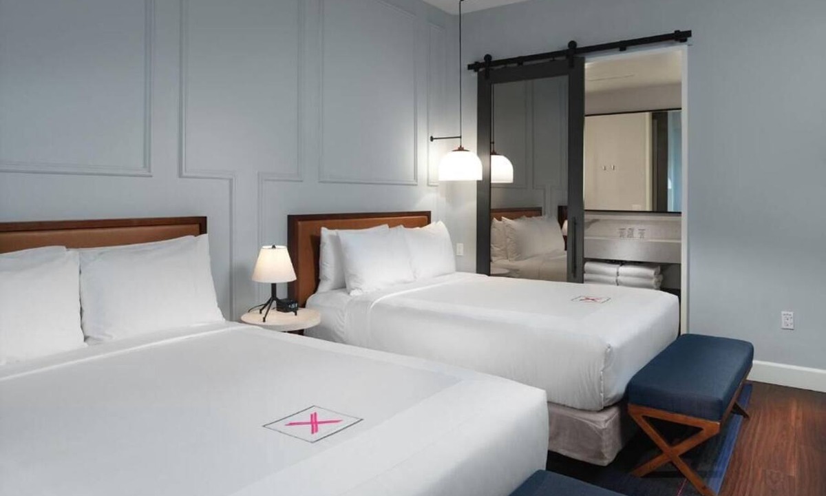 Tenderloin Hotel | Contemporary Suite in San Francisco, Axiom Hotel, Meta Queen | 2 units