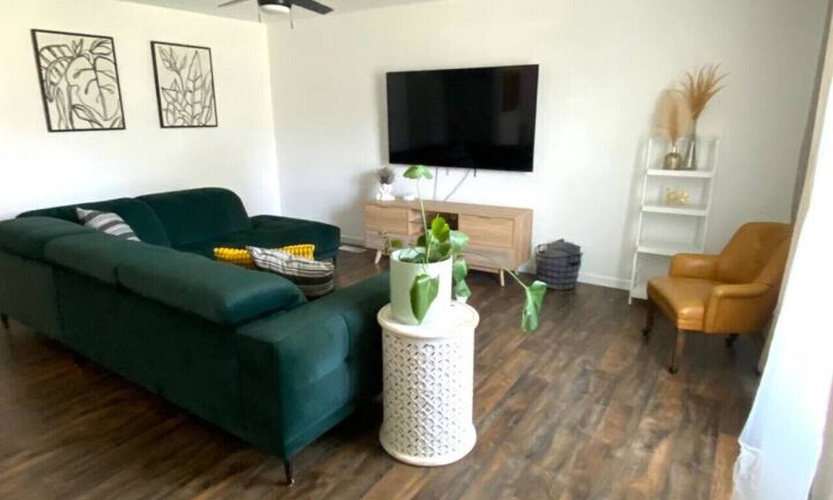 Umatilla House | Contractor-Friendly Stay Near Highway