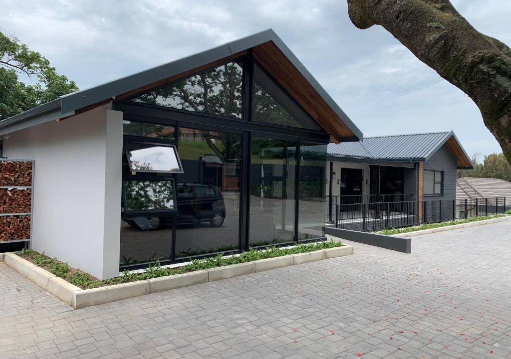 Nahoon Bed & Breakfast | Coral Wood Self Catering Suites and B&B
