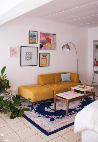 Three Anchor Bay Apartment | Cosy, Eclectic Apartment in Sea Point