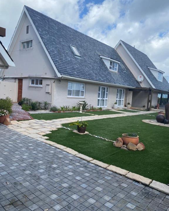 Milnerton Bed & Breakfast | Cotswold House Residence